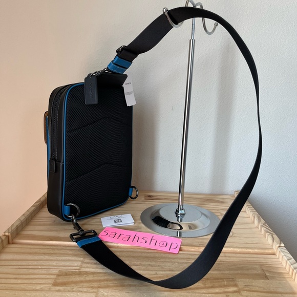 ✅Coach Track Pack - Picture 2 of 14